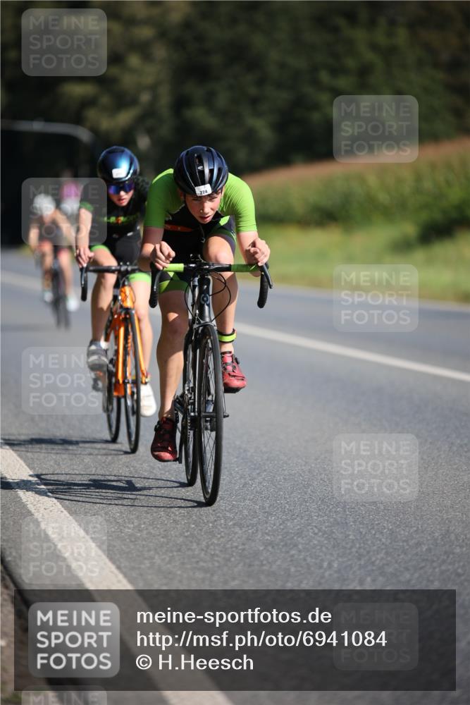 01.09.2024 - 17. Tribühne Triathlon H.Heesch http://msf.ph/oto/6941084 01.09.2024 10:42:48 Radfahren 246, 264, 273, 274 meine-sportfotos.de