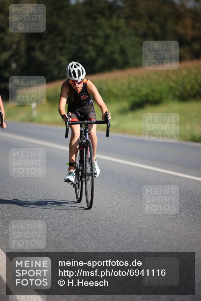 01.09.2024 - 17. Tribühne Triathlon H.Heesch http://msf.ph/oto/6941116 01.09.2024 10:42:50 Radfahren 246, 264, 273, 274 meine-sportfotos.de