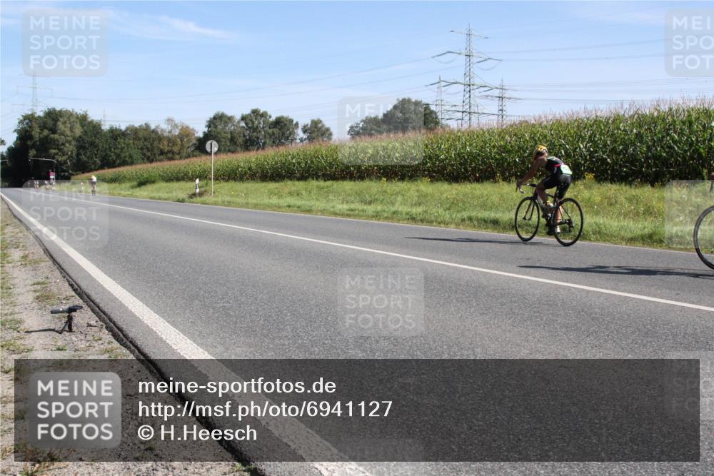 01.09.2024 - 17. Tribühne Triathlon H.Heesch http://msf.ph/oto/6941127 01.09.2024 10:33:24 Radfahren 171, 172, 188, 225, 281, 298 meine-sportfotos.de