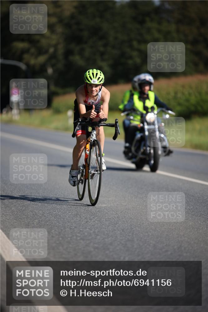 01.09.2024 - 17. Tribühne Triathlon H.Heesch http://msf.ph/oto/6941156 01.09.2024 10:43:22 Radfahren 207, 272, 277, 296 meine-sportfotos.de