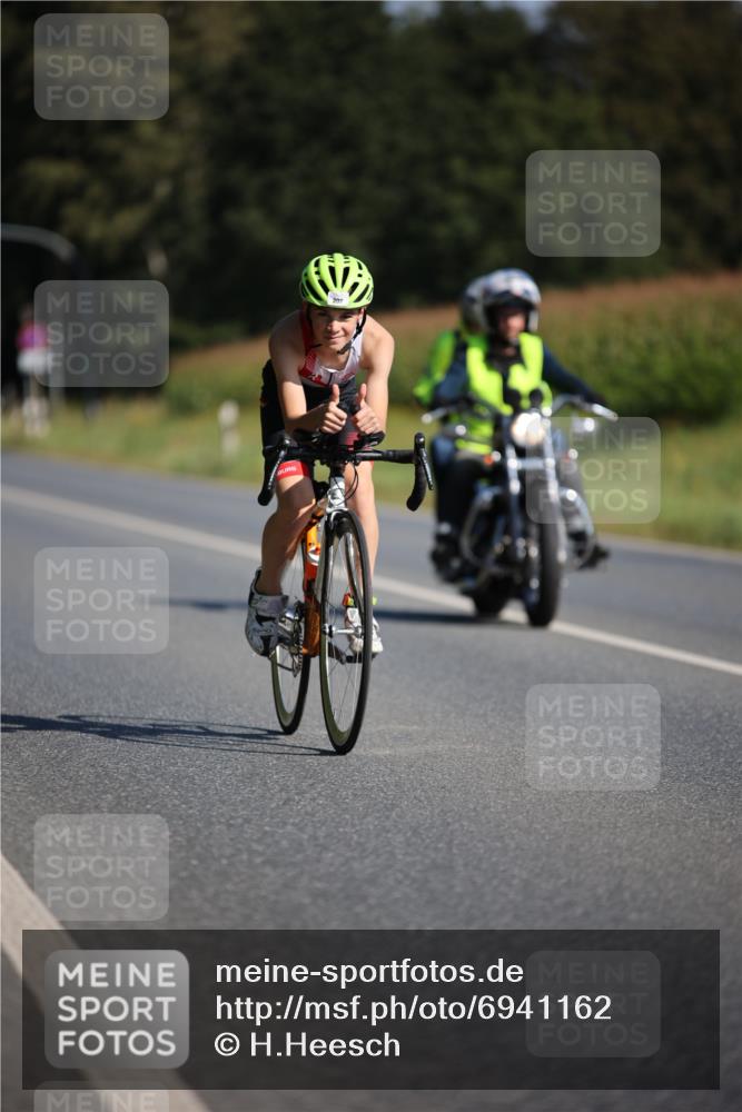 01.09.2024 - 17. Tribühne Triathlon H.Heesch http://msf.ph/oto/6941162 01.09.2024 10:43:22 Radfahren 207, 272, 277, 296 meine-sportfotos.de