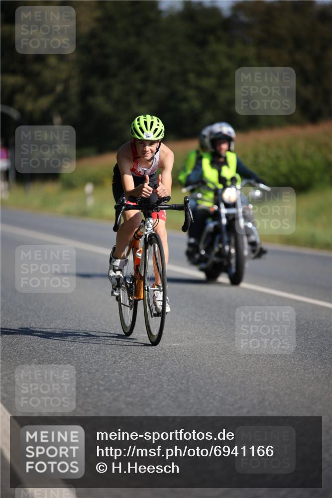 01.09.2024 - 17. Tribühne Triathlon H.Heesch http://msf.ph/oto/6941166 01.09.2024 10:43:22 Radfahren 207, 272, 277, 296 meine-sportfotos.de