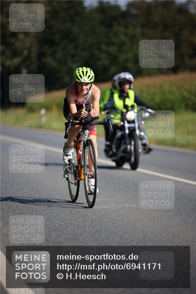 01.09.2024 - 17. Tribühne Triathlon H.Heesch http://msf.ph/oto/6941171 01.09.2024 10:43:23 Radfahren 207, 272, 277, 296 meine-sportfotos.de
