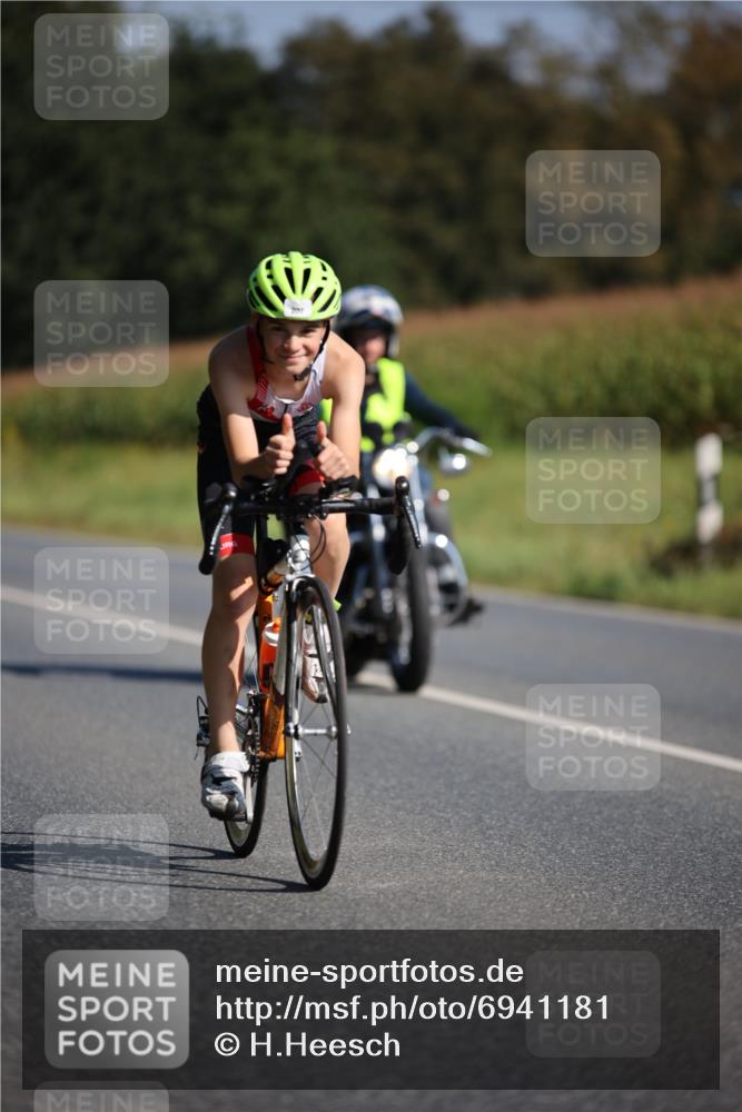 01.09.2024 - 17. Tribühne Triathlon H.Heesch http://msf.ph/oto/6941181 01.09.2024 10:43:23 Radfahren 207, 272, 277, 296 meine-sportfotos.de
