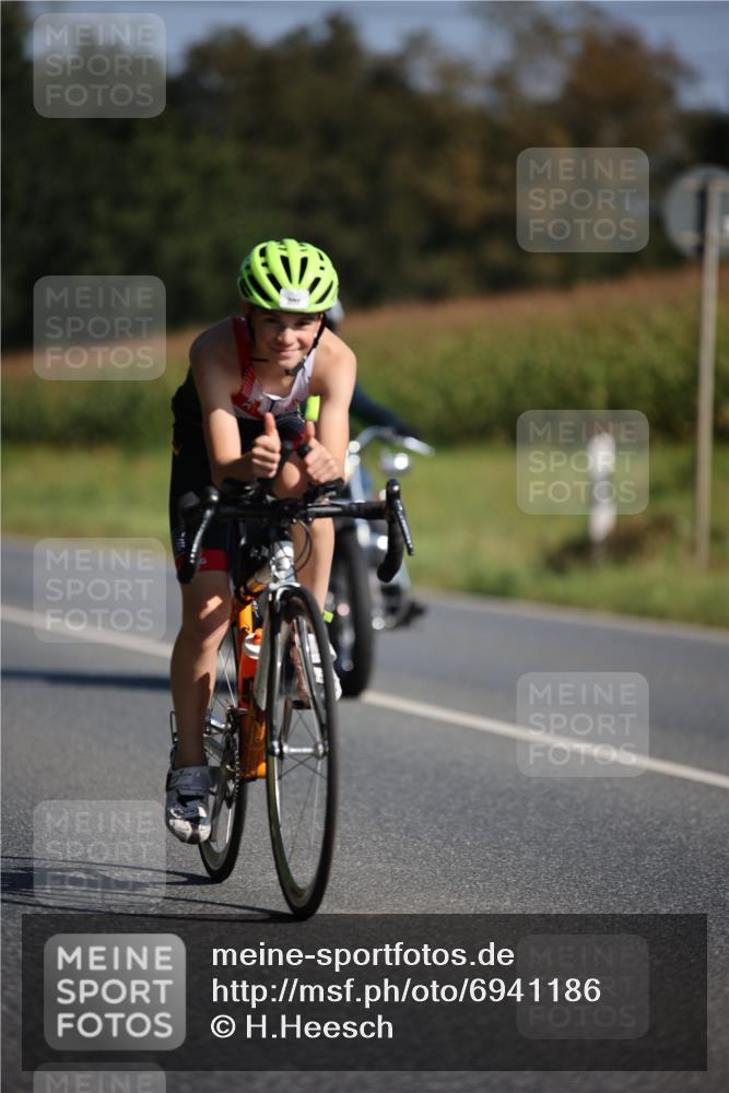 01.09.2024 - 17. Tribühne Triathlon H.Heesch http://msf.ph/oto/6941186 01.09.2024 10:43:23 Radfahren 207, 272, 277, 296 meine-sportfotos.de