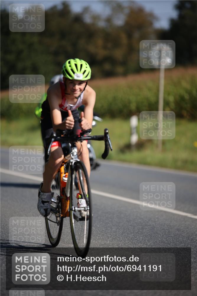 01.09.2024 - 17. Tribühne Triathlon H.Heesch http://msf.ph/oto/6941191 01.09.2024 10:43:23 Radfahren 207, 272, 277, 296 meine-sportfotos.de