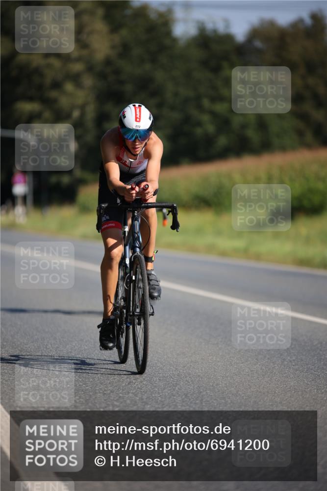 01.09.2024 - 17. Tribühne Triathlon H.Heesch http://msf.ph/oto/6941200 01.09.2024 10:43:25 Radfahren 207, 272, 277, 296 meine-sportfotos.de
