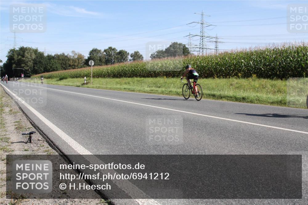 01.09.2024 - 17. Tribühne Triathlon H.Heesch http://msf.ph/oto/6941212 01.09.2024 10:34:09 Radfahren 178, 214, 236, 237 meine-sportfotos.de