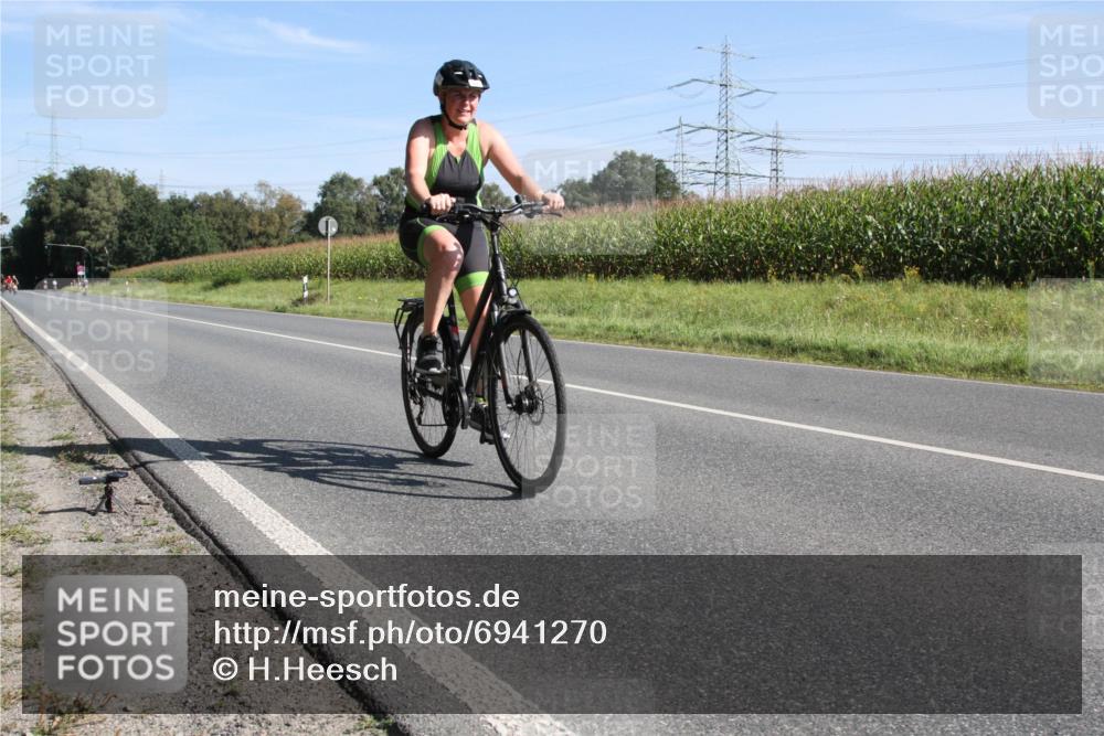 01.09.2024 - 17. Tribühne Triathlon H.Heesch http://msf.ph/oto/6941270 01.09.2024 10:35:07 Radfahren 163, 168, 169 meine-sportfotos.de