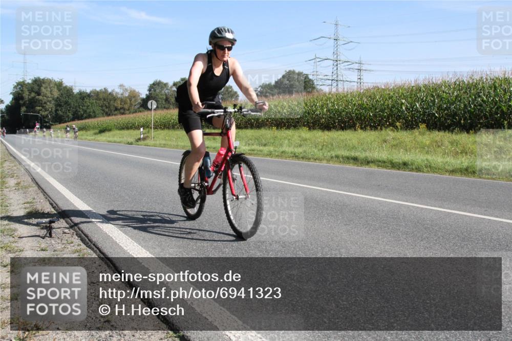 01.09.2024 - 17. Tribühne Triathlon H.Heesch http://msf.ph/oto/6941323 01.09.2024 10:35:59 Radfahren 157, 203 meine-sportfotos.de