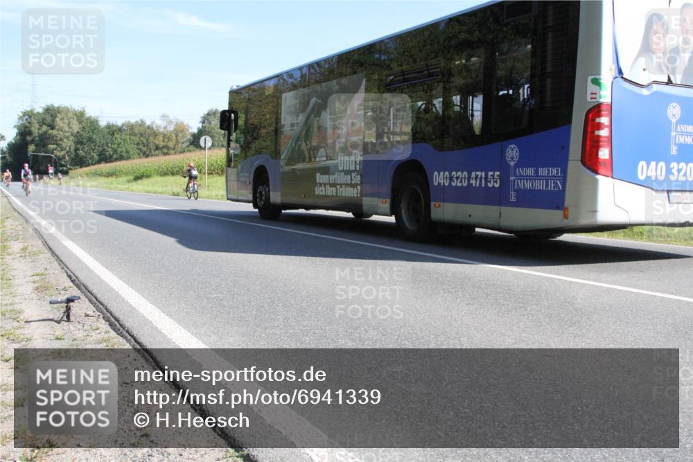 01.09.2024 - 17. Tribühne Triathlon H.Heesch http://msf.ph/oto/6941339 01.09.2024 10:36:06 Radfahren 203, 1066 meine-sportfotos.de