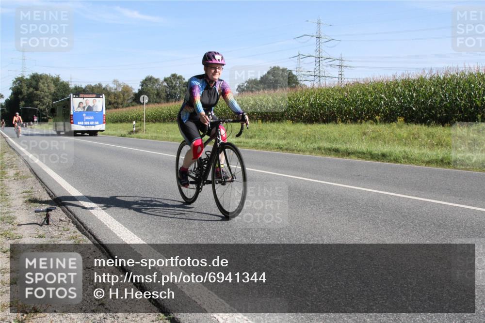 01.09.2024 - 17. Tribühne Triathlon H.Heesch http://msf.ph/oto/6941344 01.09.2024 10:36:11 Radfahren 1066, 1072 meine-sportfotos.de