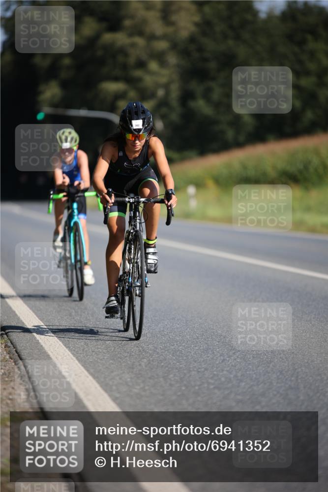 01.09.2024 - 17. Tribühne Triathlon H.Heesch http://msf.ph/oto/6941352 01.09.2024 10:44:03 Radfahren 186, 232, 292, 293, 302 meine-sportfotos.de