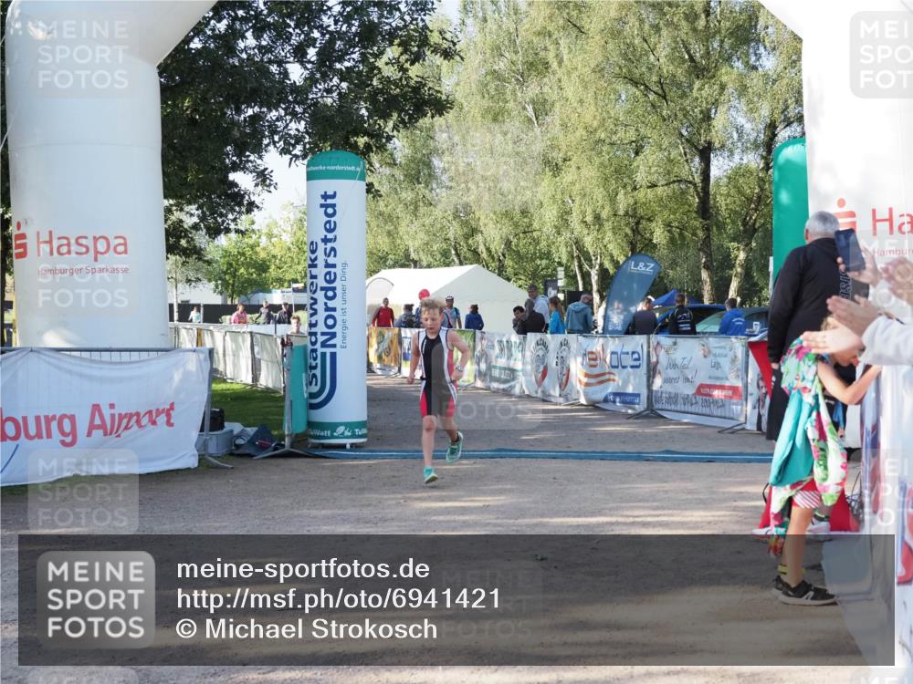 01.09.2024 - 17. Tribühne Triathlon Michael Strokosch http://msf.ph/oto/6941421 01.09.2024 09:13:53 Ziel 14, 27 meine-sportfotos.de