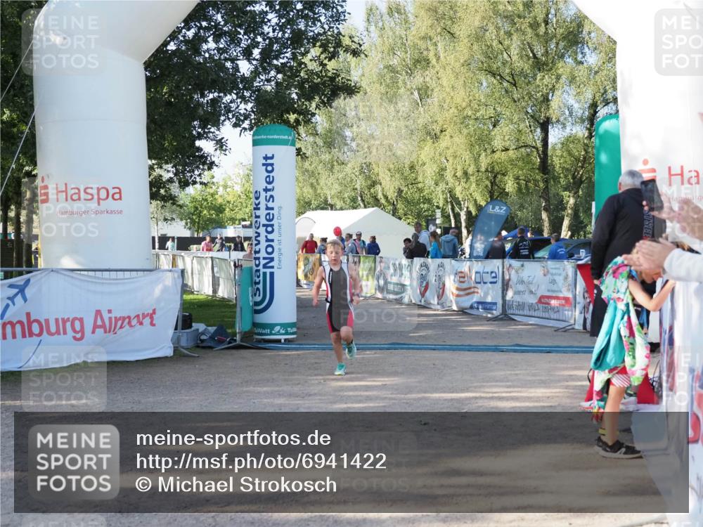 01.09.2024 - 17. Tribühne Triathlon Michael Strokosch http://msf.ph/oto/6941422 01.09.2024 09:13:54 Ziel 14, 27 meine-sportfotos.de