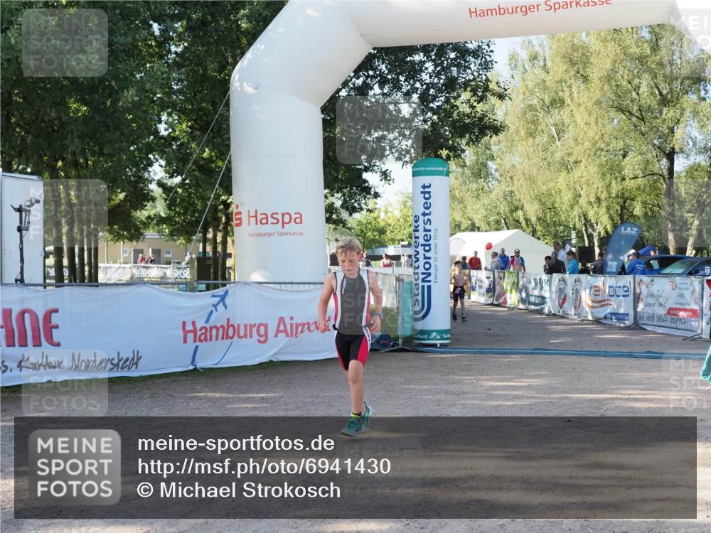 01.09.2024 - 17. Tribühne Triathlon Michael Strokosch http://msf.ph/oto/6941430 01.09.2024 09:13:55 Ziel 14, 27 meine-sportfotos.de