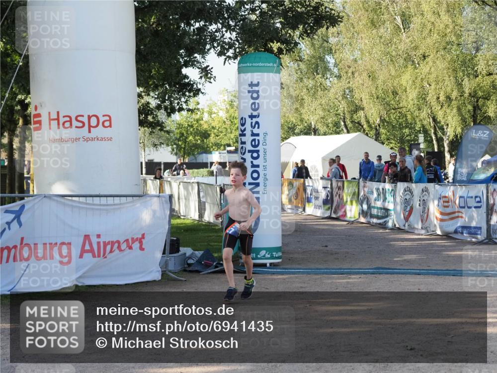 01.09.2024 - 17. Tribühne Triathlon Michael Strokosch http://msf.ph/oto/6941435 01.09.2024 09:13:58 Ziel 14, 27 meine-sportfotos.de