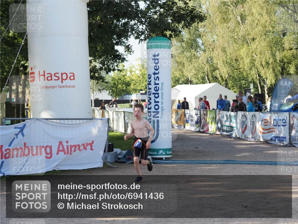 01.09.2024 - 17. Tribühne Triathlon Michael Strokosch http://msf.ph/oto/6941436 01.09.2024 09:13:59 Ziel 1, 27 meine-sportfotos.de