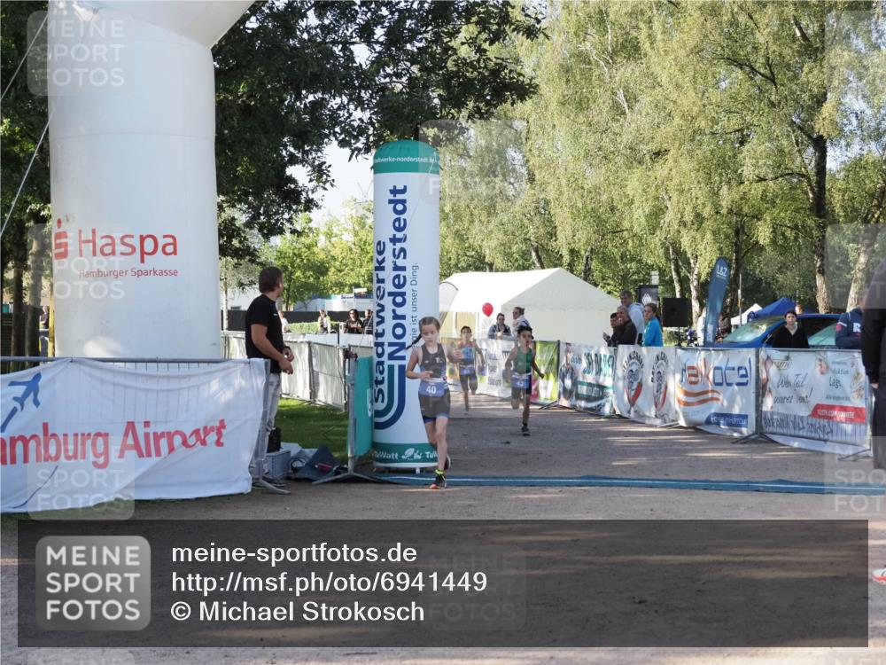 01.09.2024 - 17. Tribühne Triathlon Michael Strokosch http://msf.ph/oto/6941449 01.09.2024 09:14:14 Ziel 40, 43, 55 meine-sportfotos.de