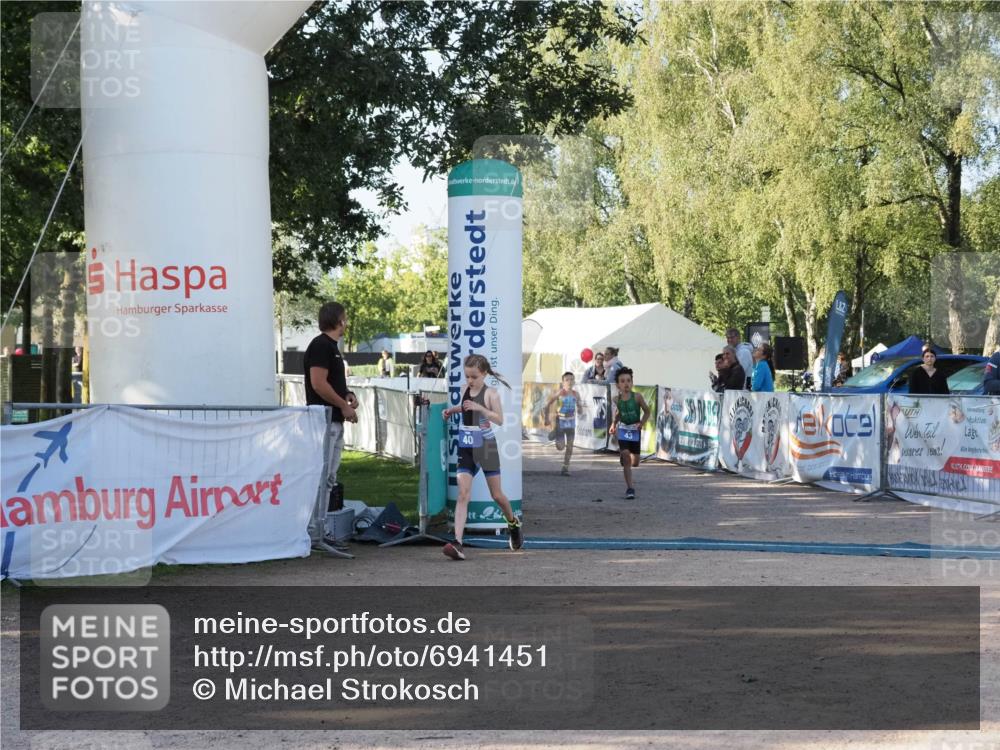 01.09.2024 - 17. Tribühne Triathlon Michael Strokosch http://msf.ph/oto/6941451 01.09.2024 09:14:14 Ziel 40, 43, 55 meine-sportfotos.de