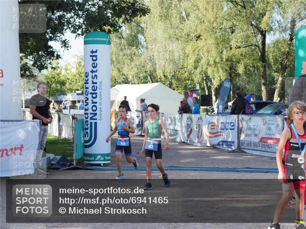 01.09.2024 - 17. Tribühne Triathlon Michael Strokosch http://msf.ph/oto/6941465 01.09.2024 09:14:18 Ziel 40, 42, 43, 55 meine-sportfotos.de