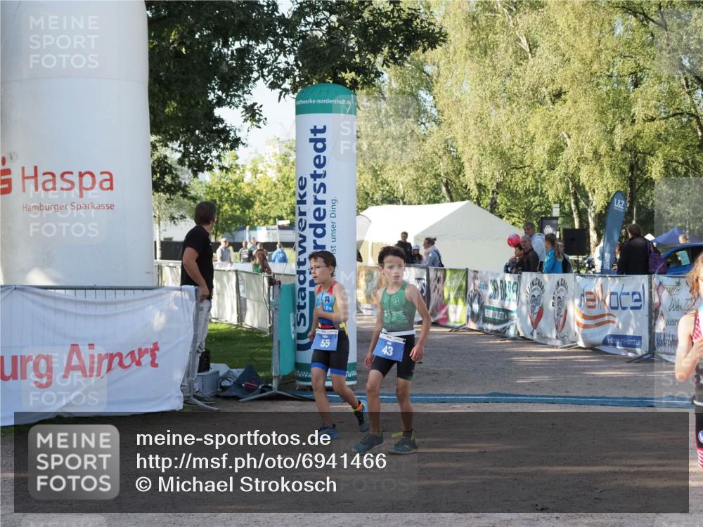 01.09.2024 - 17. Tribühne Triathlon Michael Strokosch http://msf.ph/oto/6941466 01.09.2024 09:14:19 Ziel 42, 43, 55 meine-sportfotos.de
