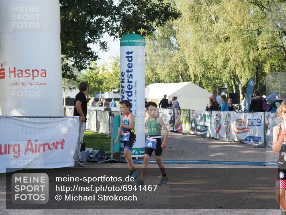 01.09.2024 - 17. Tribühne Triathlon Michael Strokosch http://msf.ph/oto/6941467 01.09.2024 09:14:19 Ziel 42, 43, 55 meine-sportfotos.de