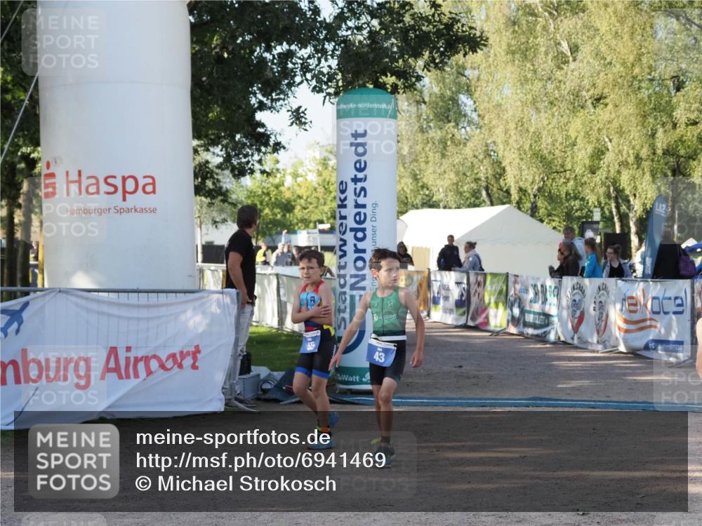 01.09.2024 - 17. Tribühne Triathlon Michael Strokosch http://msf.ph/oto/6941469 01.09.2024 09:14:19 Ziel 42, 43, 55 meine-sportfotos.de