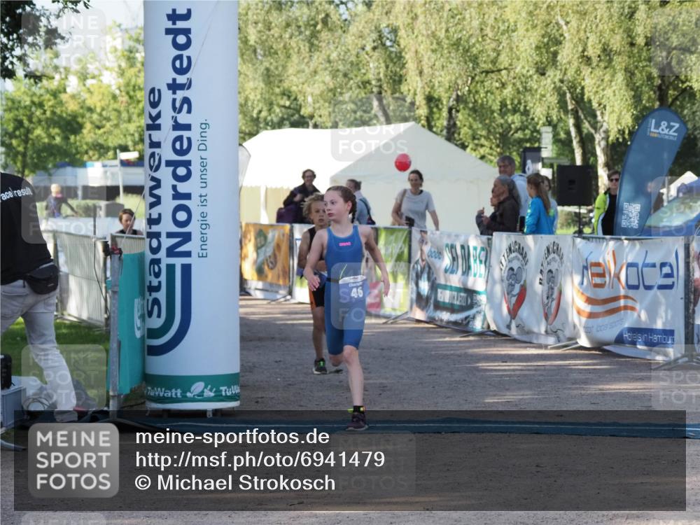 01.09.2024 - 17. Tribühne Triathlon Michael Strokosch http://msf.ph/oto/6941479 01.09.2024 09:14:43 Ziel 20, 44, 46 meine-sportfotos.de