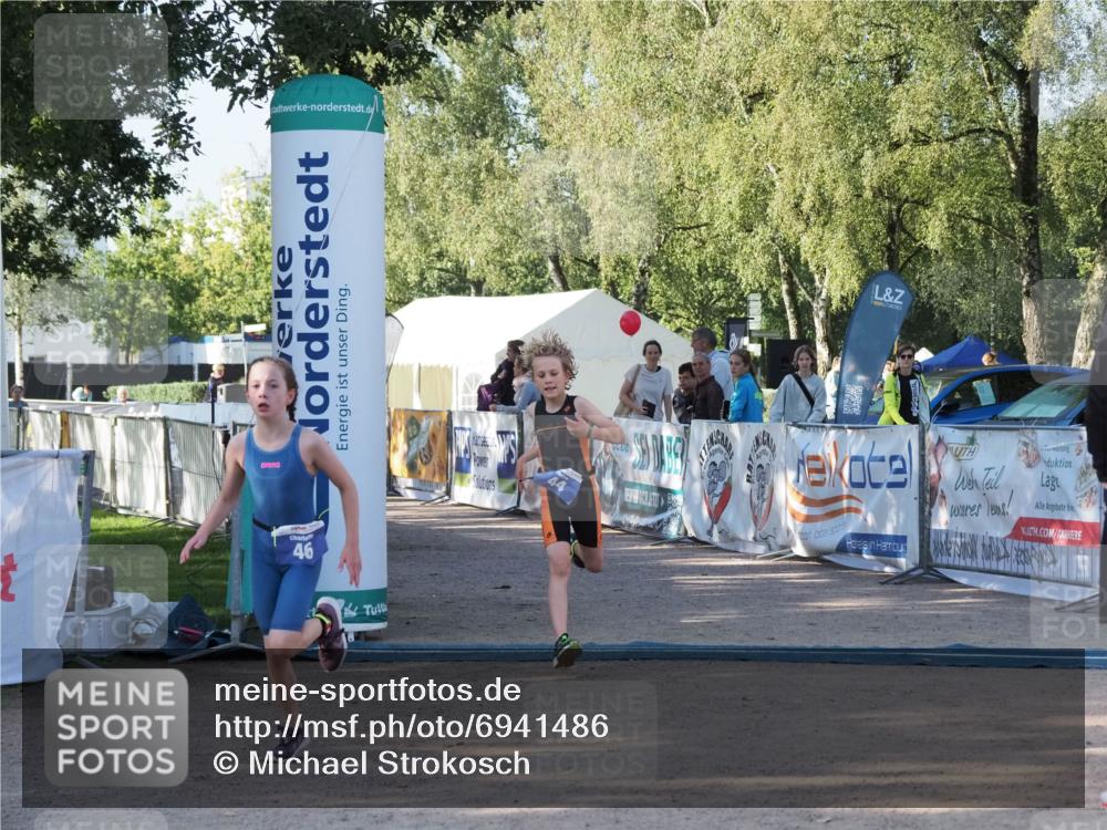 01.09.2024 - 17. Tribühne Triathlon Michael Strokosch http://msf.ph/oto/6941486 01.09.2024 09:14:44 Ziel 20, 44, 46 meine-sportfotos.de