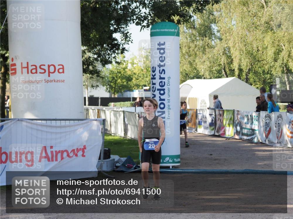 01.09.2024 - 17. Tribühne Triathlon Michael Strokosch http://msf.ph/oto/6941500 01.09.2024 09:14:49 Ziel 20, 44, 51 meine-sportfotos.de