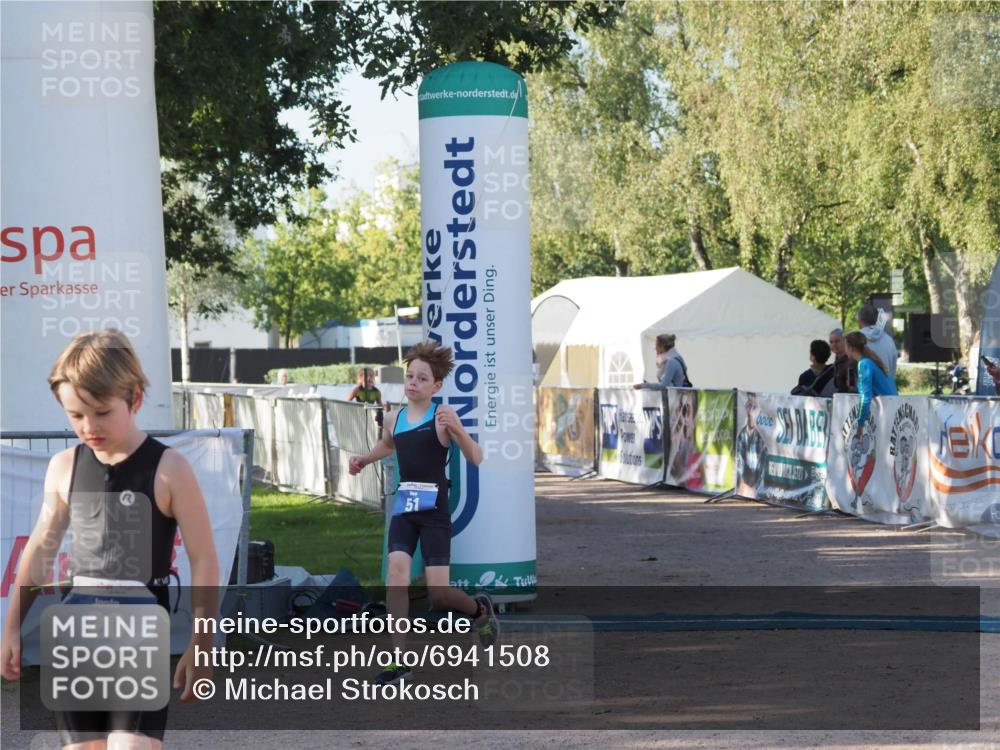 01.09.2024 - 17. Tribühne Triathlon Michael Strokosch http://msf.ph/oto/6941508 01.09.2024 09:14:52 Ziel 33, 51 meine-sportfotos.de