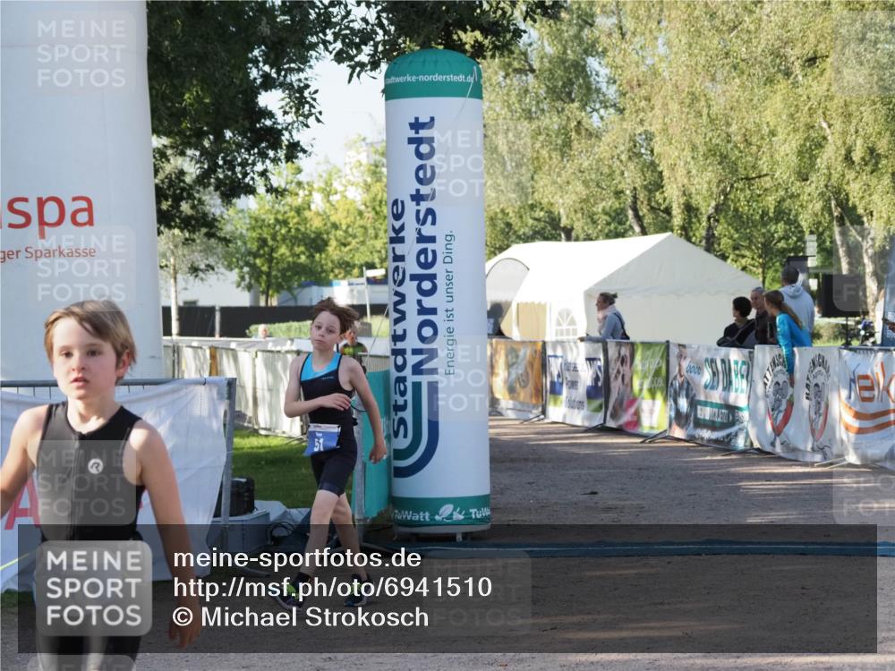 01.09.2024 - 17. Tribühne Triathlon Michael Strokosch http://msf.ph/oto/6941510 01.09.2024 09:14:52 Ziel 33, 51 meine-sportfotos.de