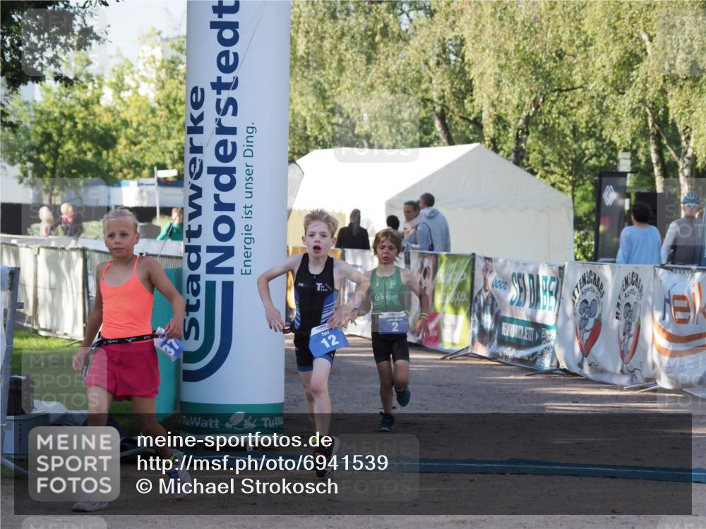 01.09.2024 - 17. Tribühne Triathlon Michael Strokosch http://msf.ph/oto/6941539 01.09.2024 09:15:12 Ziel 2, 12, 37 meine-sportfotos.de