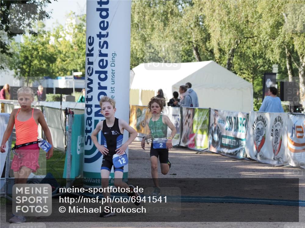 01.09.2024 - 17. Tribühne Triathlon Michael Strokosch http://msf.ph/oto/6941541 01.09.2024 09:15:13 Ziel 2, 12, 37 meine-sportfotos.de