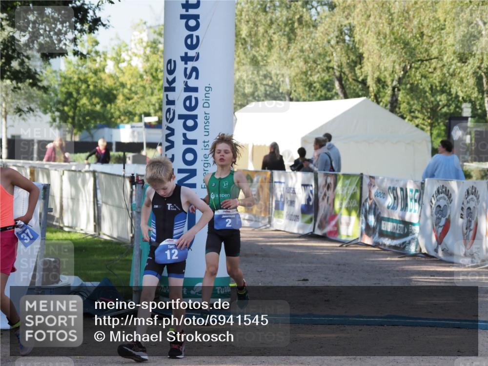01.09.2024 - 17. Tribühne Triathlon Michael Strokosch http://msf.ph/oto/6941545 01.09.2024 09:15:13 Ziel 2, 12, 37 meine-sportfotos.de