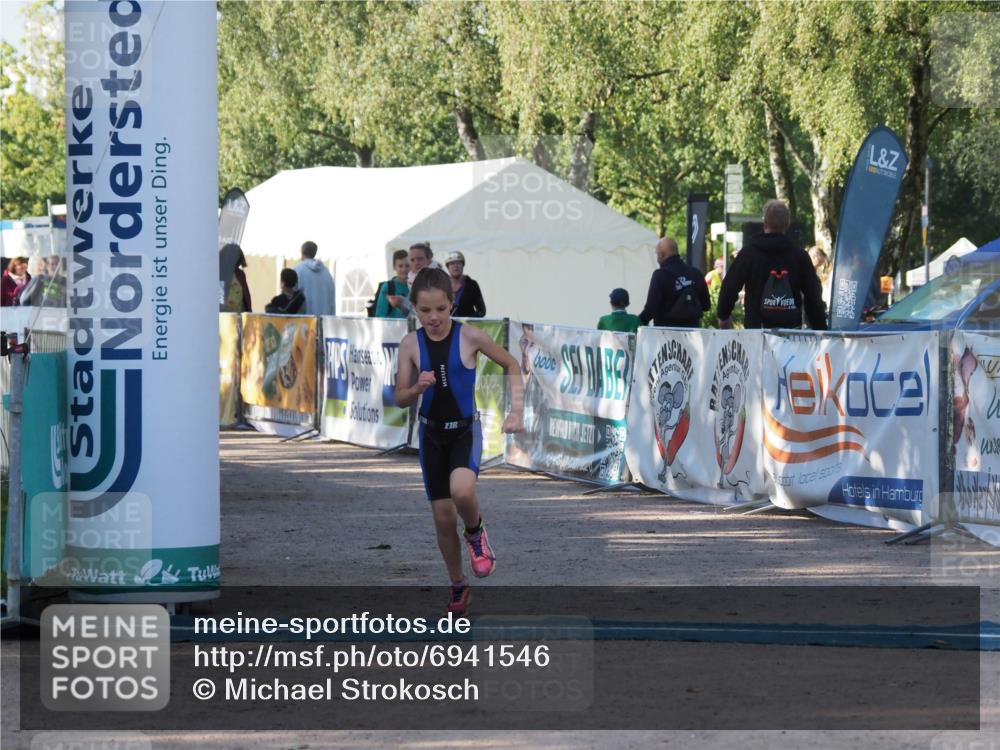 01.09.2024 - 17. Tribühne Triathlon Michael Strokosch http://msf.ph/oto/6941546 01.09.2024 09:15:22 Ziel 34 meine-sportfotos.de