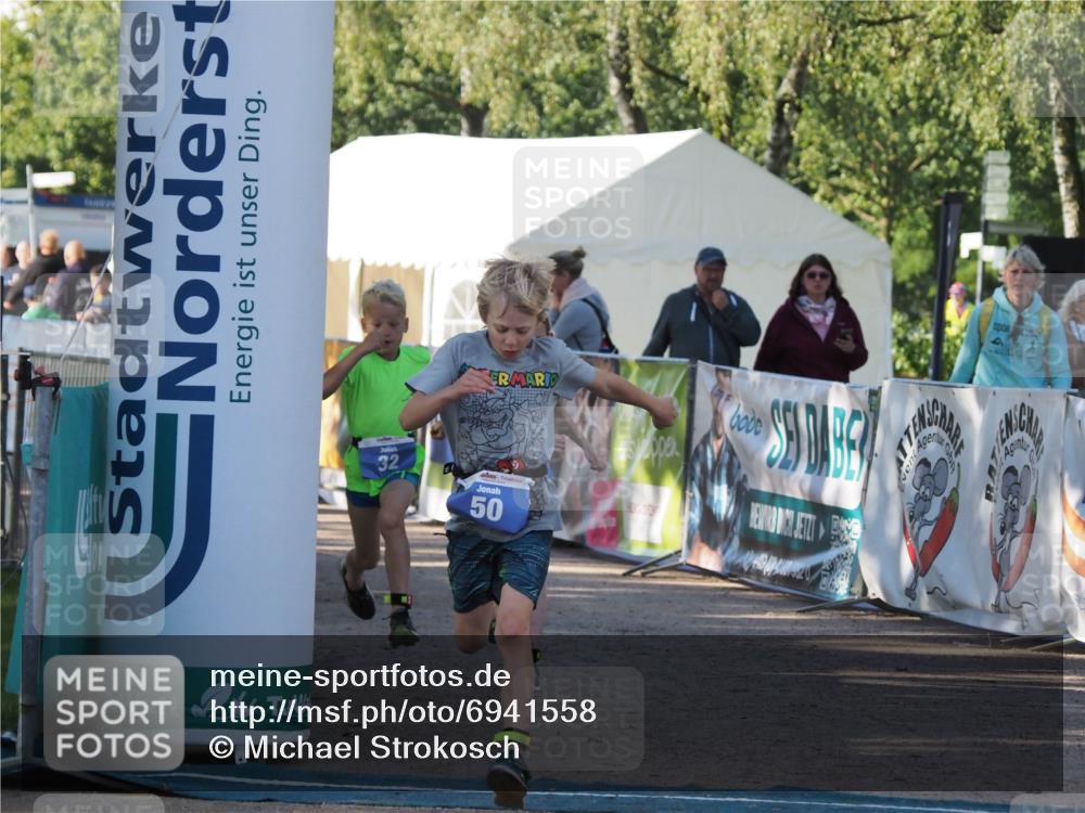 01.09.2024 - 17. Tribühne Triathlon Michael Strokosch http://msf.ph/oto/6941558 01.09.2024 09:15:43 Ziel 18, 32, 50 meine-sportfotos.de
