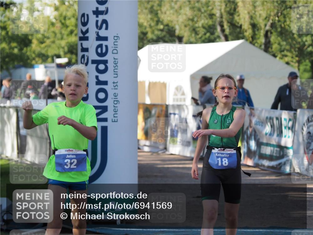 01.09.2024 - 17. Tribühne Triathlon Michael Strokosch http://msf.ph/oto/6941569 01.09.2024 09:15:45 Ziel 18, 32, 50 meine-sportfotos.de