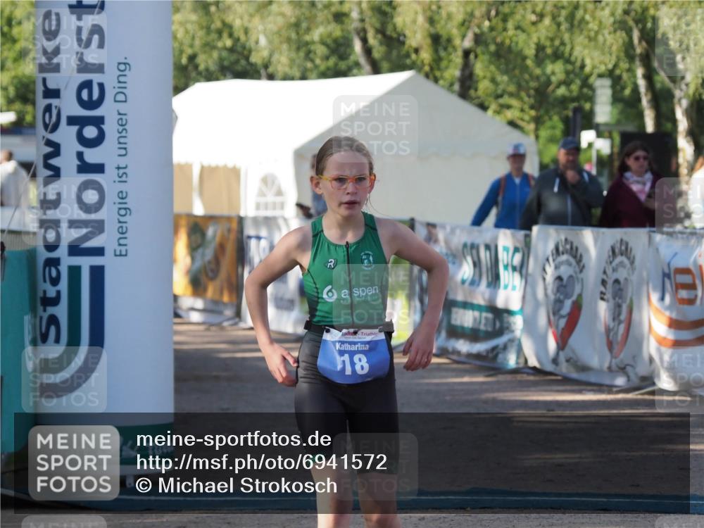 01.09.2024 - 17. Tribühne Triathlon Michael Strokosch http://msf.ph/oto/6941572 01.09.2024 09:15:46 Ziel 18, 32, 50 meine-sportfotos.de