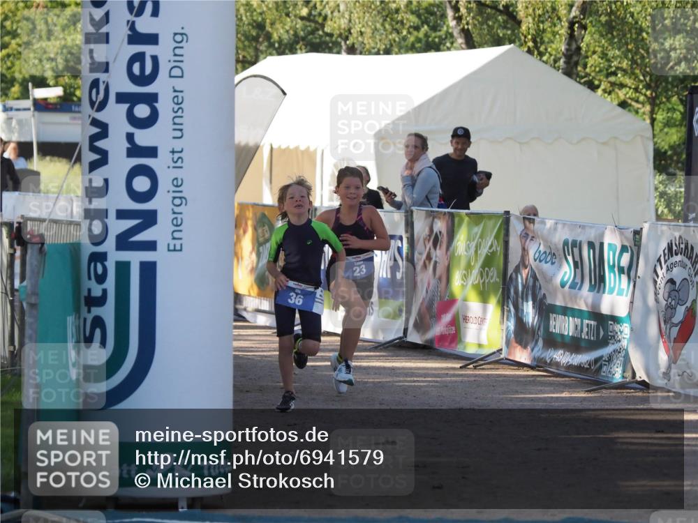 01.09.2024 - 17. Tribühne Triathlon Michael Strokosch http://msf.ph/oto/6941579 01.09.2024 09:15:54 Ziel 23, 36 meine-sportfotos.de