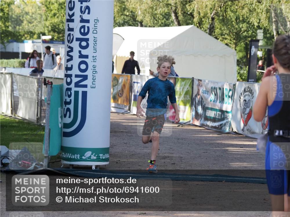 01.09.2024 - 17. Tribühne Triathlon Michael Strokosch http://msf.ph/oto/6941600 01.09.2024 09:16:02 Ziel 31, 54 meine-sportfotos.de