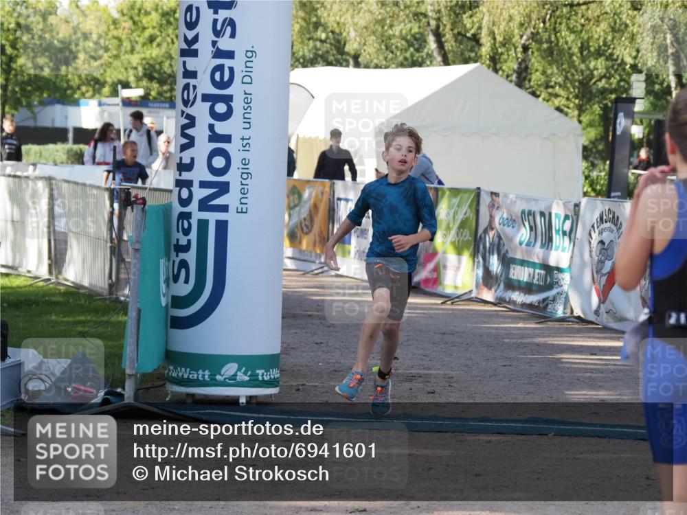 01.09.2024 - 17. Tribühne Triathlon Michael Strokosch http://msf.ph/oto/6941601 01.09.2024 09:16:02 Ziel 31, 54 meine-sportfotos.de