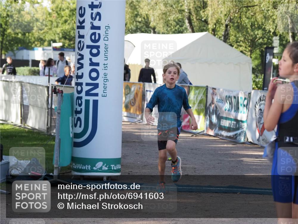 01.09.2024 - 17. Tribühne Triathlon Michael Strokosch http://msf.ph/oto/6941603 01.09.2024 09:16:03 Ziel 31, 54 meine-sportfotos.de