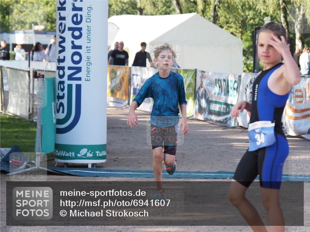 01.09.2024 - 17. Tribühne Triathlon Michael Strokosch http://msf.ph/oto/6941607 01.09.2024 09:16:03 Ziel 31, 54 meine-sportfotos.de