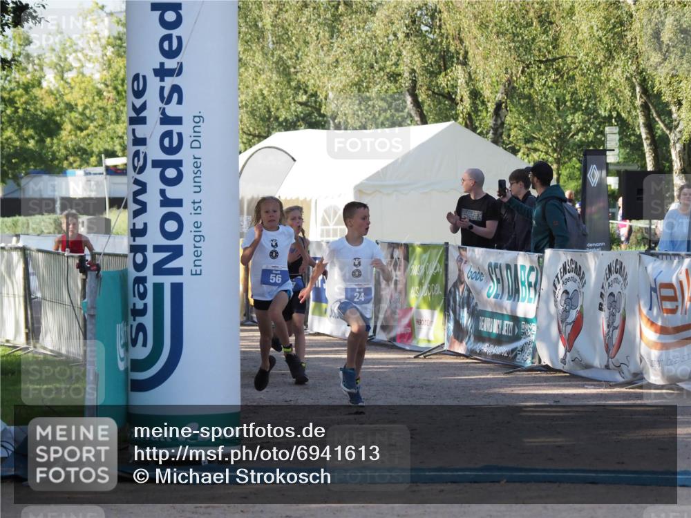 01.09.2024 - 17. Tribühne Triathlon Michael Strokosch http://msf.ph/oto/6941613 01.09.2024 09:16:31 Ziel 22, 24, 47, 56 meine-sportfotos.de