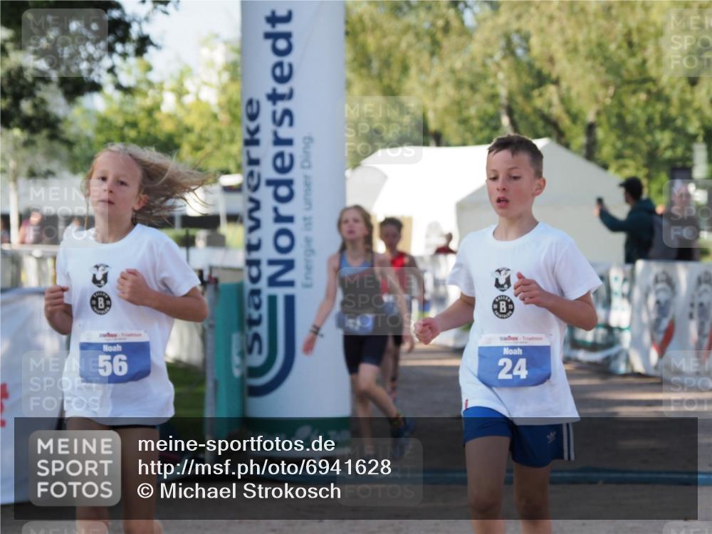 01.09.2024 - 17. Tribühne Triathlon Michael Strokosch http://msf.ph/oto/6941628 01.09.2024 09:16:34 Ziel 22, 24, 47, 56 meine-sportfotos.de