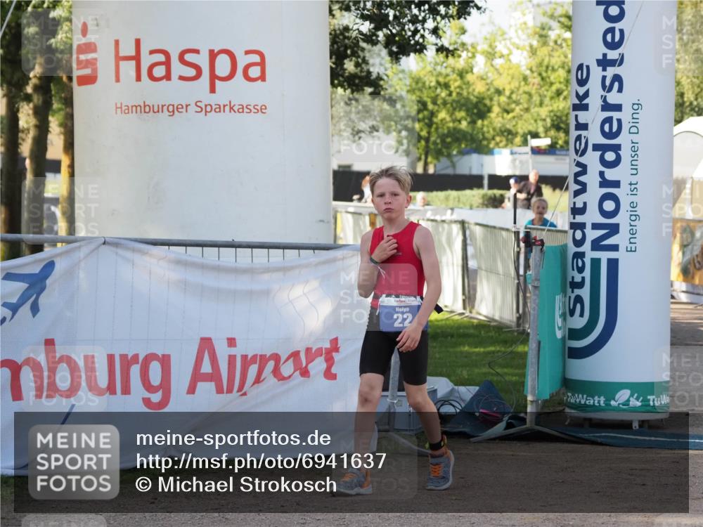 01.09.2024 - 17. Tribühne Triathlon Michael Strokosch http://msf.ph/oto/6941637 01.09.2024 09:16:39 Ziel 6, 22, 38 meine-sportfotos.de