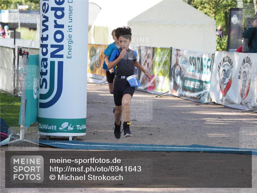 01.09.2024 - 17. Tribühne Triathlon Michael Strokosch http://msf.ph/oto/6941643 01.09.2024 09:16:42 Ziel 6, 38 meine-sportfotos.de
