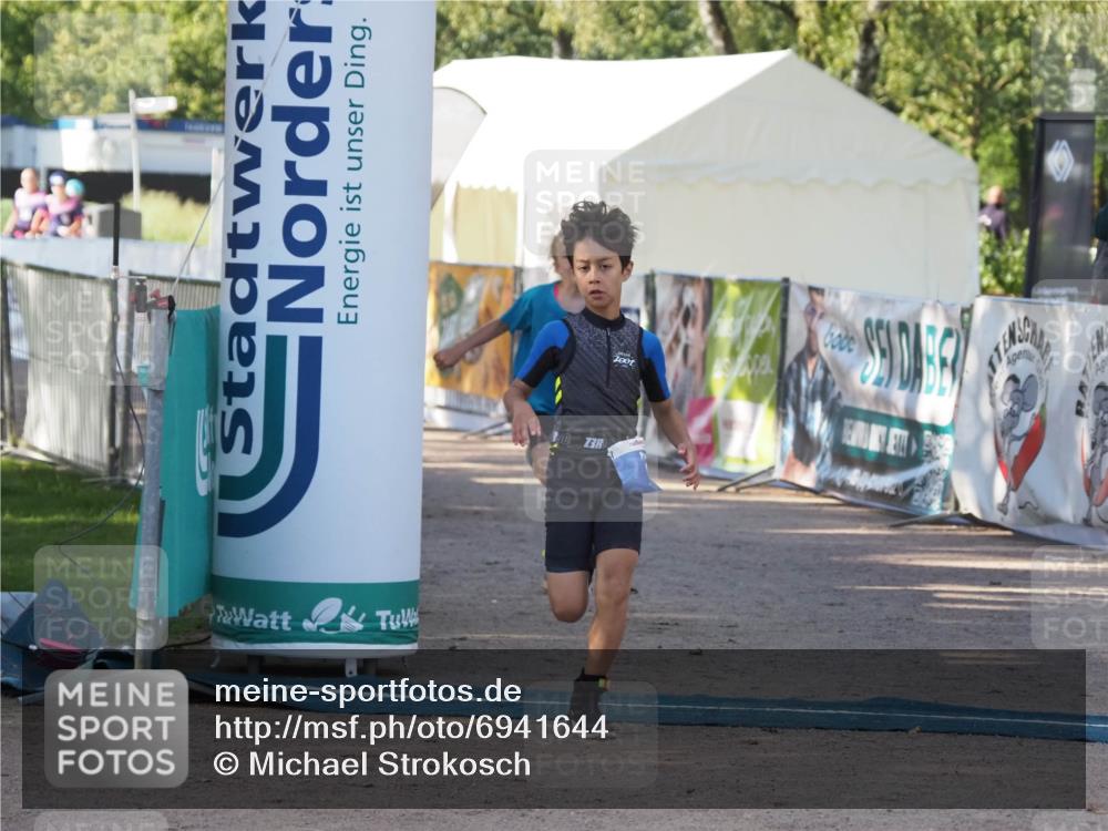 01.09.2024 - 17. Tribühne Triathlon Michael Strokosch http://msf.ph/oto/6941644 01.09.2024 09:16:42 Ziel 6, 38 meine-sportfotos.de